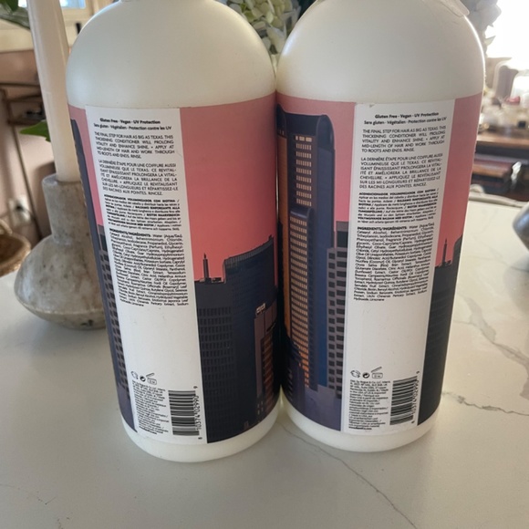 R + Co Dallas Thickening Conditioner - Picture 3 of 3